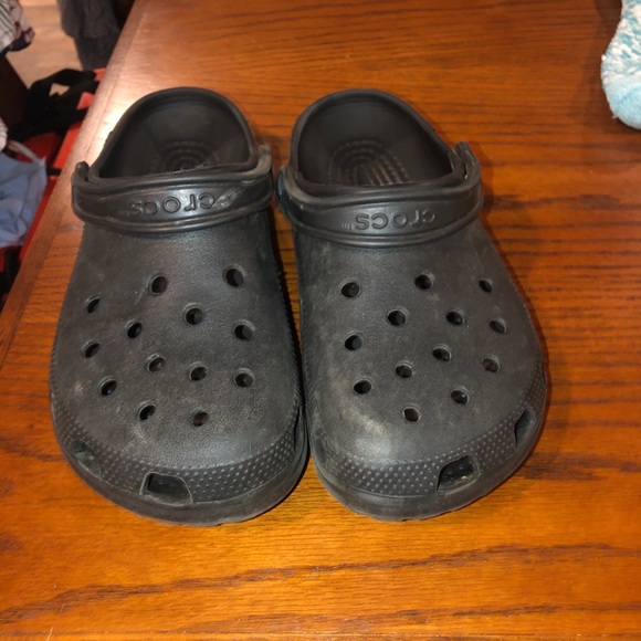 plain black crocs